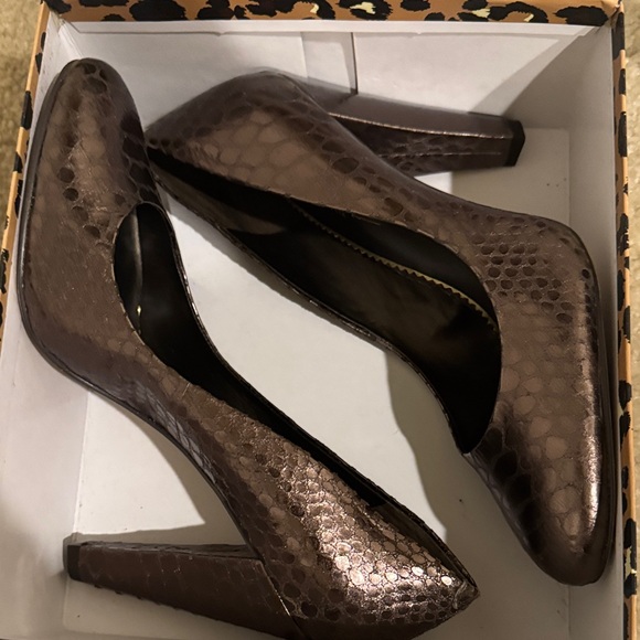 Nicole Miller Metallic Brown Heels - Picture 7 of 9